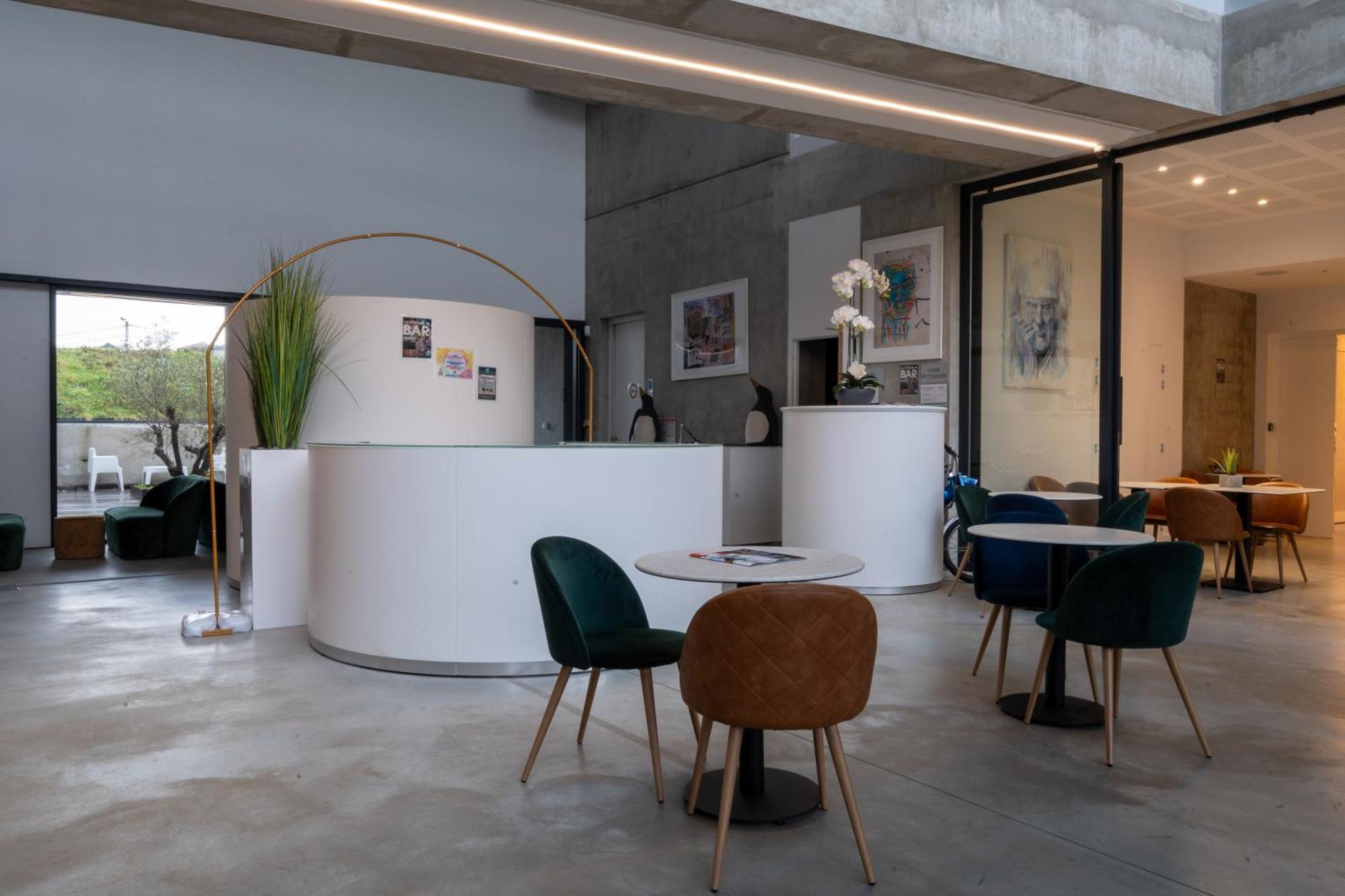 Le B Complexe Hotel Lozanne Bagian luar foto