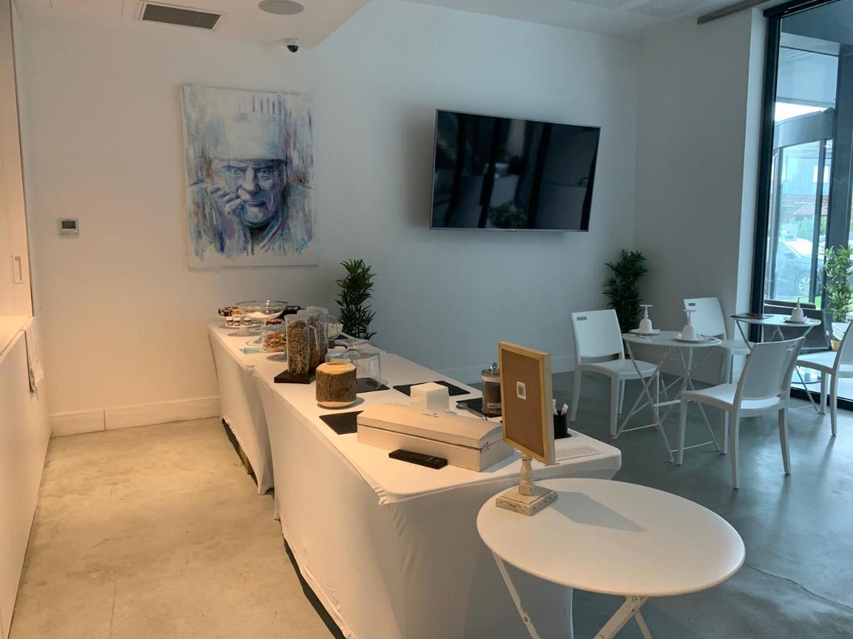 Le B Complexe Hotel Lozanne Bagian luar foto